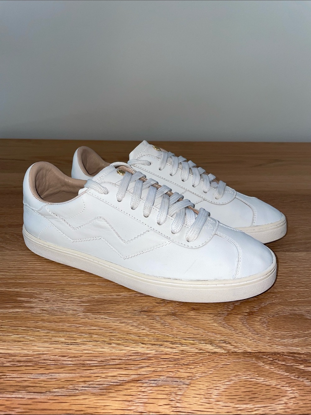 Stuart Weitzman Daryl Leather White Low-Profile Sneakers Size 6.5